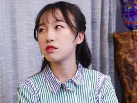 不能用食指指人,得用五指或四指指。