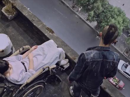 三版《海底》对比!原唱治郁,萨顶顶治愈,凤凰传奇让大妈傻眼