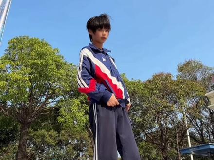 @蟹二人(廋⃒㑗帅版 反而呢 下跪给我我一种不一样的感觉#cortis进行曲 #金主训 #严成玹 #跳错致歉 #蟹二人