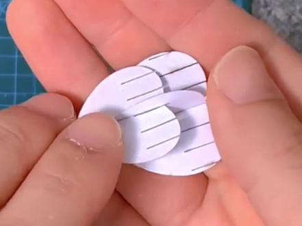 亲手给最爱的人做一个纸雕立体爱心吧,毕竟亲手做的更有意义 #立体爱心纸雕教程 #手工教程