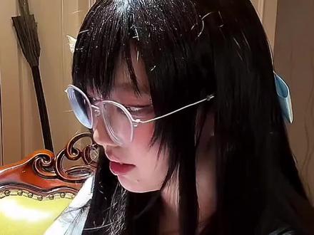 虽疑似炒CP,但这种拧巴的最好磕了🤩。#小衣又 #银色虞姬