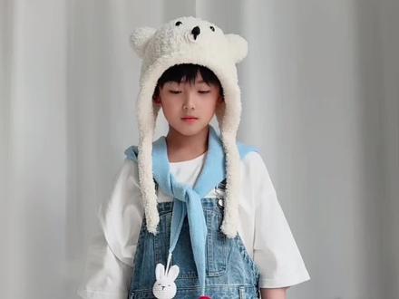 和“好朋友”外星小绿组队上了..快喊抽象的朋友来跳~#小鸡舞挑战 #grr手势舞 #抖音魔性舞蹈 #一学就会系列 #