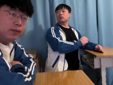 老邢精彩合集纯享版!一口气看个爽!#校园生活 #看完不笑算我输 #老邢振刀 #一人分饰多角 @老邢.