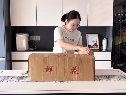 一起欣赏下一两年才能买到一次的稀有小众多头 #vlog生活美学 #家居美学vlog #家居插花 #好看的花一定要分享给你 #鲜花开箱