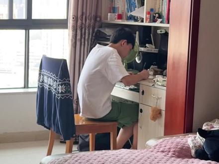 有一个被保送高中火箭班的儿子,是一种怎样的体验?视频有点长,分享的育儿观点仅供参考,祝中考学子们星光不问赶路人,时光不负有心人,中考加油!#中考 #高中 #记录真实生活 #vlog日常