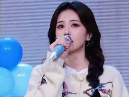 是最好的鹿鹿最好的呵呵,两个都是顶顶好的小女孩!
#白鹿 #白梦妍 #白鹿对呵呵说的话 #白鹿十周年