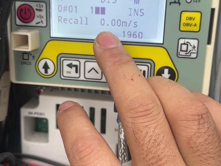 《年检必看》迅达cos电梯对重联动实验和轿厢联动实验 操作—ESC进入—Tests测试—Acceptance Tes—【SafetyGearCarPer轿厢联动实验】—【SafetyGearCWTPer对重联动实验】—《转换插头ASBVSEL》—【轿厢联动ASCARBV对应这个插件】—【对重联动ASSCWTBV对应这个插件】—《轿厢慢车下行》—《对重慢车上行》#电梯 #电梯维保 #电梯人 #迅达电梯 #电梯黄工