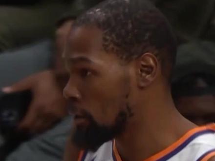 这一刻,死神镰刀出鞘!#杜兰特反击隔扣1v3#杜兰特镰刀出鞘