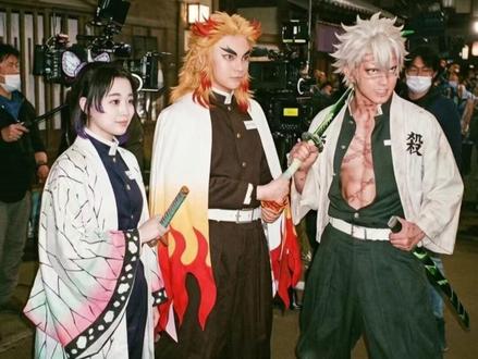 全网最惨水柱:被全员吐槽是什么体验?这就是i人的最高境界吗 义勇:我没有被讨厌!众柱:不,你有!谁家好人拍照站50米远啊?义勇你反省一下!这大概就是i人在公司团建时的真实写照吧!#鬼灭之刃 #DemonSlayer #富冈义勇 #炼狱杏寿郎 #蝴蝶忍 #不死川实弥 #COSPLAY #二次元 #动漫 #搞笑 #名场面 #水柱 #炎柱 #虫柱 #风柱