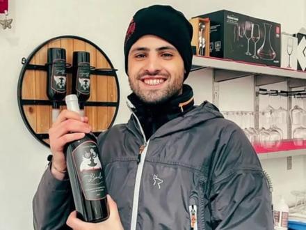 红牛真的很严格!标志有两头牛就被告了!#艺术 #平面设计 #logo设计 #红牛