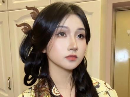 巨子燕发型教程来啦!
#巨子燕 #燕云十六声cos #燕云十六声巨子燕 #汉服发型