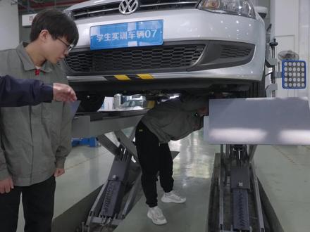 四轮定位操作之如何根据四轮定位仪显示前轮前束参数调整正确参数#四轮定位 #汽车知识 #培训 #考证