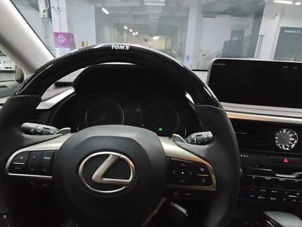 丰田旗下新款车型如何手动解除手刹,更换后轮刹车片教程来了,分享一个大家#撸车日常 #抖音汽车 #汽车维修