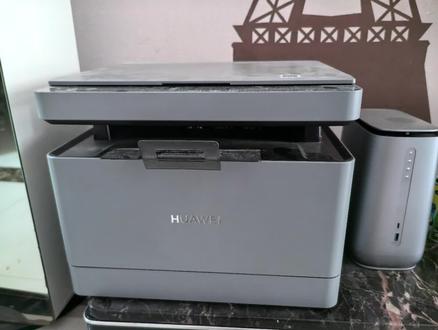 华为打印机B5,打印有竖白道,维修清洁硒鼓。