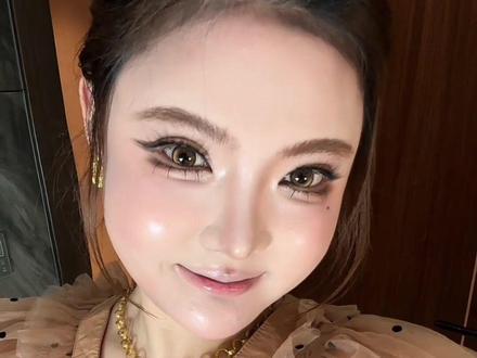 最近爆火的韩泰妆!咱们新手小白好学好练习的详细妆容教程来啦!尤其眼妆部分,每一步都是保姆级,如果还有哪里不懂的记得评论区告诉我哦,适合所有喜欢气质型改变自己整体风格的宝宝去练习哦!又韩又泰!
#韩泰妆 #美妆 #新手化妆教程 #有效化妆vs无效化妆 #无美颜无滤镜