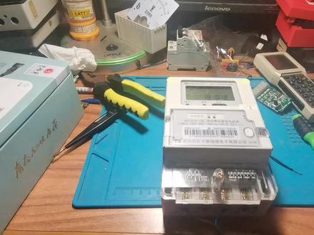 智能电表铭牌上5(60)代表什么意思?超过会自动加速吗?