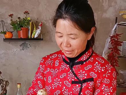 昨天腌洋姜剩下一些,今天用它调馅包了洋姜水饺,又鲜又香,真好吃…@DOU+小助手 @抖音小助手 #农村生活 #农村美食 #抖音记录农村生活