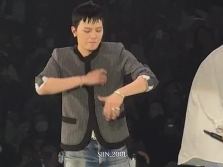 啊啊啊啊权志龙跳刀马!
好可爱哈哈哈
来源ig:SIIN_2001
#权志龙粉丝见面会#权志龙#刀马刀马