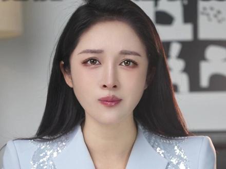 路虎司机撞飞持刀歹徒,是见义勇为还是危险驾驶? #路虎司机撞持刀男子 #路虎司机 #见义勇为 #小月说 #抖音热评