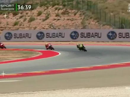 绝杀头排!张雪机车强攻阿拉贡,WSBK正赛逆袭大局已定。#WSBK西班牙站 #张雪机车 #德比斯 #卡里卡苏洛 #阿拉贡赛道