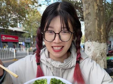 南城门旁边也有广西鱼生了#鱼生 #鲜得不得了