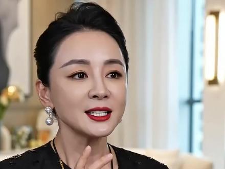 学会使用AI将是未来十年的核心竞争力,这本《豆包AI时代创富》堪称“保姆级”的百万创富指南#商业思维 #人工智能 #ai工具 #豆包 #赚钱