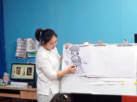 线描画苗族姑娘
#古装发髻简笔画 #古风人物素描教程 #创意美术 #简笔画 #柯桥画室