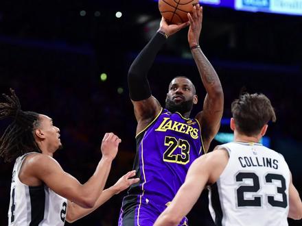 湖人惨败马刺#湖人 #詹姆斯 #东契奇 #里夫斯 #NBA