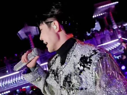 迪总来万岁山演出了#开封万岁山大宋武侠城 #高迪 #创作者扶持计划 #热门