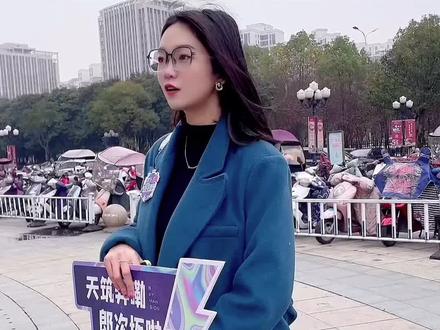 听说信阳天降神秘黑盒了,快看看究竟有什么惊喜?#信阳小表妹 #信阳 @DOU+小助手
