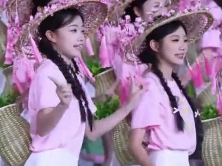 拉拉队还得看我们吴越杯#球迷助威团