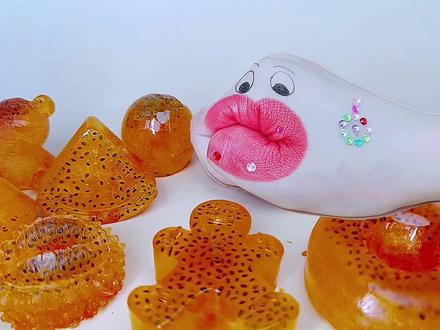 二次元美食,今天吃各式各样的兰香子冰块,都是橙色的 #儿童益智 #儿童动画 #吃冰