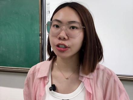 超多老师都会忽视的小板块,手把手教你如何变成学生超爱的互动 分享我的思考:如何利用好教材的小板块?
四下人教U5Farms and us B let’s talk&Play a guessing game 的下面子板块的教学设计思路和想法~#英语老师 #教学设计 #四下英语 #人教版小学英语 #小学英语老师