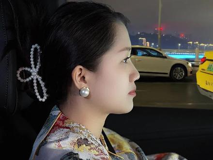 假如你不会说话,不会争辩,那你一定要读一读这本《话里话外》