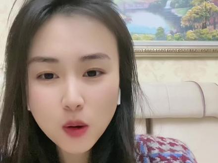 感谢我的爱人 谢谢你爱我
从此以后我的奖杯与人生 得意与失意
都与你共享
#台风眼 #梁思喆 #双男主 #推文 #小说推荐