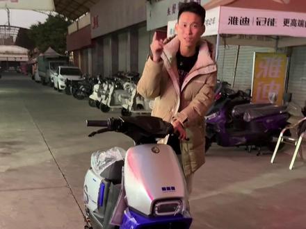 通勤不挤车!深远H26 2599超级香 #深远#电动自行车 #深远H26 #同城热点 #代步车