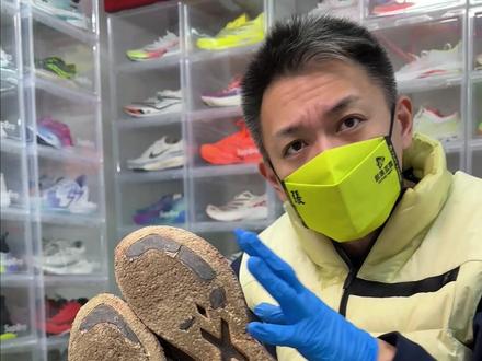 本来还挺感动的,直到看到了信里的最后一句话……#跑鞋 #体育生 #马拉松 #这么会拍加我一个 #2023巨量星图达人节