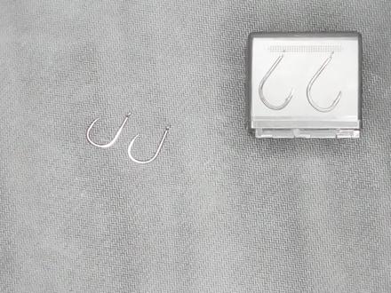 把有倒刺鱼钩改成无倒刺,整体强度和钩形不变,钓鱼摘钩快不跑鱼