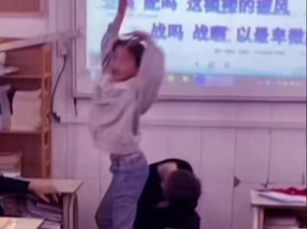 坤坤无缝衔接太帅了!#搞笑 #蔡徐坤