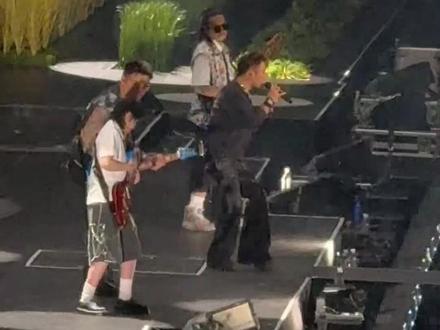 2026谢霆锋【Evolution/进化】首站:深圳,继续进化,前奏乐手搞性气氛到位,后段锋歌型到爆炸,嗨翻全场【开放日】#谢霆锋深圳演唱会