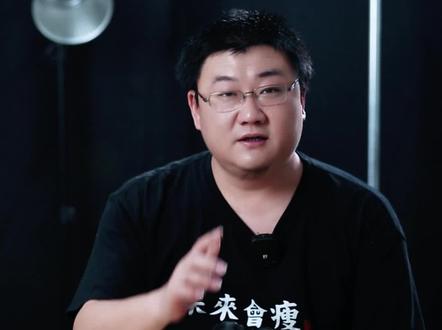 佳能R6二代 · 手把手教程-13
佳能R6II · 保姆式教程,咱要开始更新啦!真正的手把手教程,从入门到精通。本集继续讲佳能R6II的ISO的作用和使用。无师自通可全国上门搭建调试高清直播间,亦可远程。#摄影吴师自通 #直播间搭建 #摄影教程 #佳能相机
