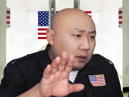 放弃美国绿卡申美签还被质疑?陪儿子赴美读书,美国签证能通过吗 曾通过美国EB5投资移民获批美国绿卡、后因母亲生病提交I-407表格自愿放弃绿卡,但税务清算手续尚在审批中的申请人,以陪同儿子赴加州大学洛杉矶分校读书并帮其安顿为由申请美国B类签证,面对签证官关于其放弃绿卡流程合规性及赴美滞留风险的质疑,申请人提供了齐全材料,强调国内家庭与事业羁绊,最终成功获签。美国签证秒过的精彩时刻#美国绿卡 #美国签证 #美国签证面试问题 #光头签证官 #美国留学