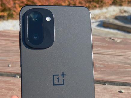 亲测有效❗️一加Ace 6T,护眼设置 一加Ace 6替我也使用了一段时候了
作为近视眼和频闪敏感用户
今天和大家分享一下我护眼方面的设置
建议大家点赞收藏起来,你一定用得到
一加Ace 6替上的这块屏幕是LTPS的屏幕
中高亮度类DC低亮度是3840Hz高频PWM
从条纹上来看,整体的表现是不错的
#安卓手机推荐 #护眼手机 #一加手机 #手机设置