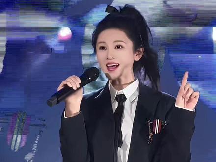 下一首你们想听什么歌呀 儿时的记忆 你听到这首歌的时候是多少岁?#外婆的澎湖湾 #翻唱经典 #现场演唱 #唱歌给你听