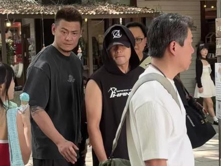 周杰伦现身清迈艺术村 网友:哥这是给大嫂昆凌综艺节目助阵#周杰伦#周杰伦陪昆凌录制综艺#华流才是顶流#中餐厅录制现场
