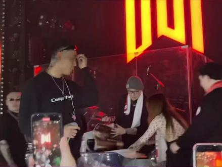 BIRTHDAY #YOUNG #hiphop #嘻哈 #中文说唱 #音乐推荐 #每日音乐推荐 #livehouse #音乐现场 #中视频伙伴计划