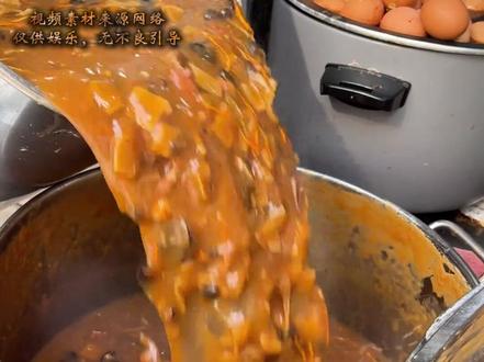 在国内你叫我胡辣汤,在伦敦请叫我黑胡椒风味牛肉浓汤 在国内你叫我胡辣汤,在伦敦请叫我黑胡椒风味牛肉浓汤。#胡辣汤 #伦敦胡辣汤