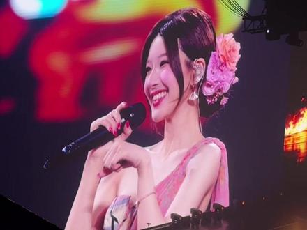 赵露思泰国曼谷演唱会唱泰语歌“#即使知道要见面 ”เจอกับตัวเองถึงรู้
#赵露思曼谷演唱会 #赵露思 #泰国 #赵露思泰国演唱会