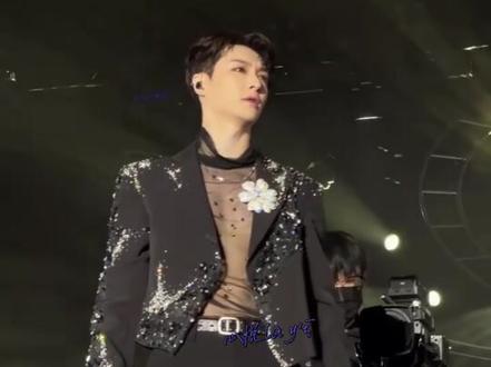 卧槽啊!!!张艺兴改编的大花轿绝了!!
#live现场 #演唱现场 #张艺兴 #大花轿 #染色体跨年晚会