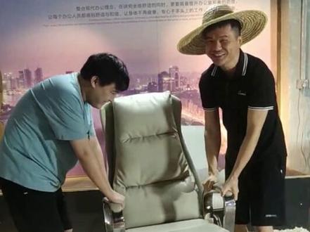 #电脑椅拆卸 #办公椅拆卸安装 十秒教你正确拆卸更换电脑椅气压杆!